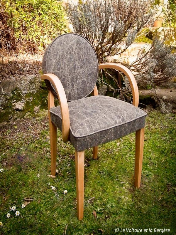 Refection de fauteuil en collaboration avec le voltaire et la bergère